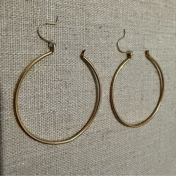 VINTAGE GOLD-PLATED OPEN HOOP EARRINGS - Picture 13 of 16